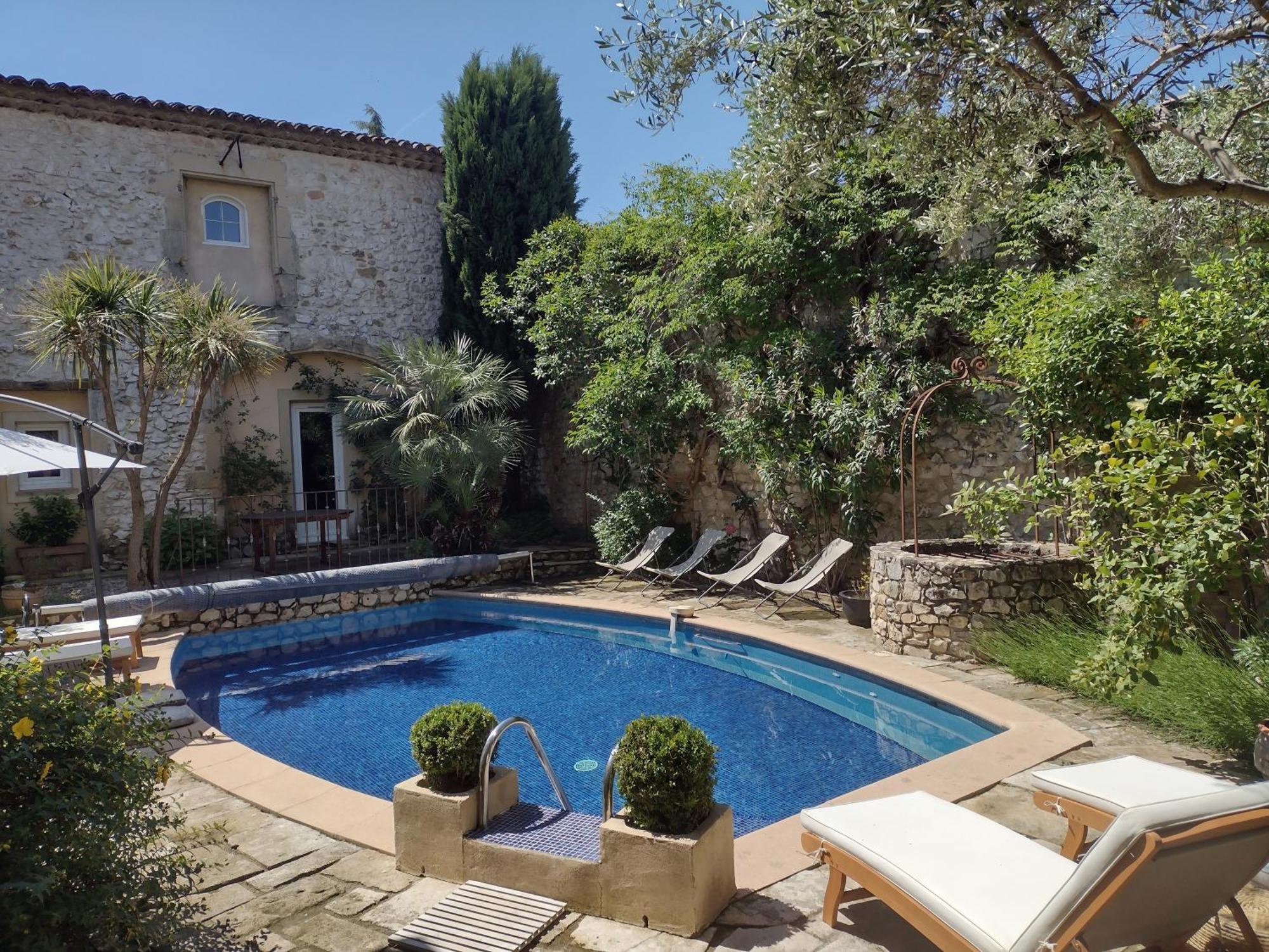 La Maison Des Autres, piscine chauffée, chambres d'hôtes proches Uzès, Nîmes, Pont du Gard Saint-Genies-de-Malgoires Extérieur photo