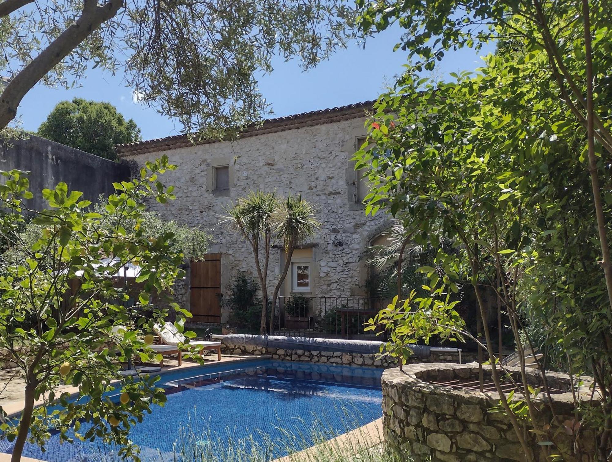 La Maison Des Autres, piscine chauffée, chambres d'hôtes proches Uzès, Nîmes, Pont du Gard Saint-Genies-de-Malgoires Extérieur photo